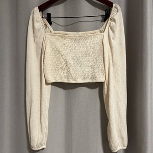 3/25$ H&M cream crop top with sleeves - BNWT